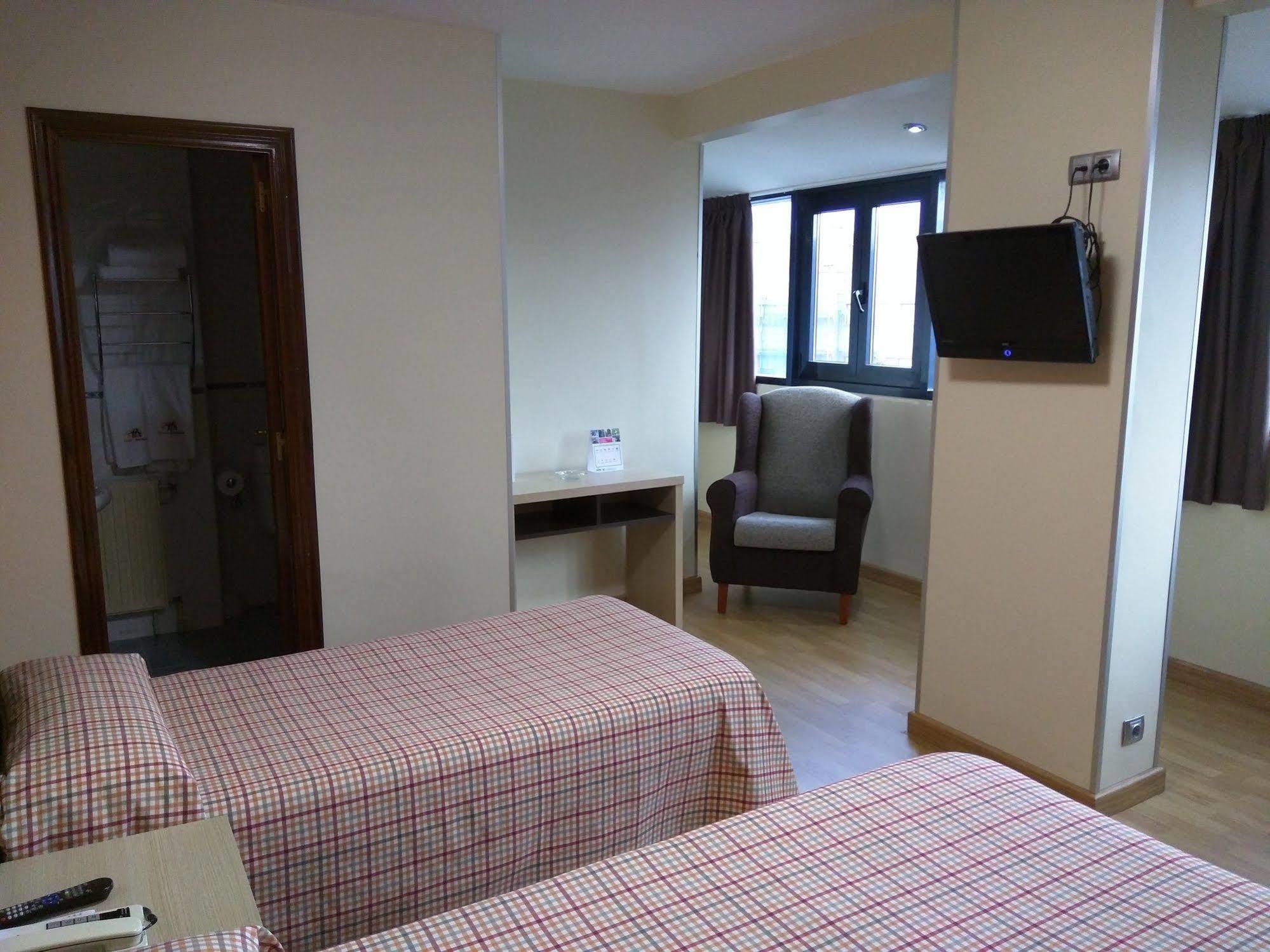 Hotel Avenida ปอนเตเบดรา ภายนอก รูปภาพ